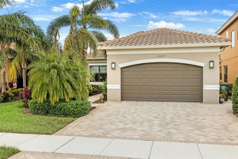 Villa ou maison à vendre à Fort Myers, Floride: 3 chambres, 208.29 m2 № 844377 - photo 1