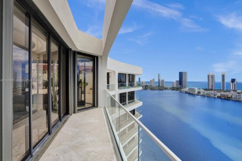 Copropriété à vendre à Aventura, Floride: 5 chambres, 442.21 m2 № 1127381 - photo 22