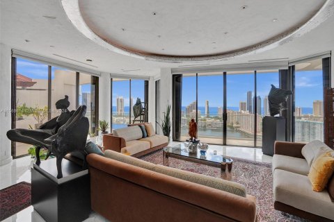 Condo in Aventura, Florida, 5 bedrooms  № 1127381 - photo 3