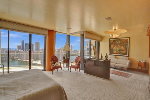 Condo in Aventura, Florida, 5 bedrooms  № 1127381 - photo 8