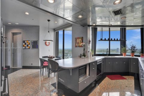 Condo in Aventura, Florida, 5 bedrooms  № 1127381 - photo 5