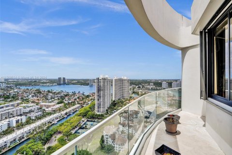 Copropriété à vendre à Aventura, Floride: 5 chambres, 442.21 m2 № 1127381 - photo 18