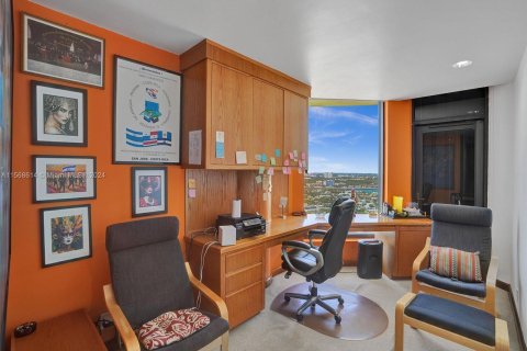 Condo in Aventura, Florida, 5 bedrooms  № 1127381 - photo 10