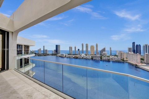 Condominio en venta en Aventura, Florida, 5 dormitorios, 442.21 m2 № 1127381 - foto 16