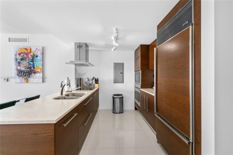 Copropriété à vendre à Miami, Floride: 2 chambres, 141.03 m2 № 927504 - photo 17