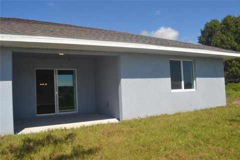 Commercial property in Port Charlotte, Florida 6 bedrooms, 234.67 sq.m. № 817563 - photo 4