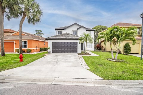 House in Lake Worth, Florida 4 bedrooms, 190.45 sq.m. № 1080797 - photo 24