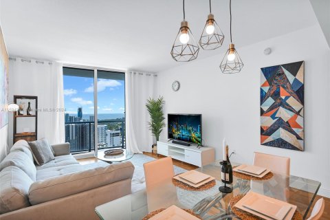 Condo in Miami, Florida, 1 bedroom  № 1186735 - photo 16