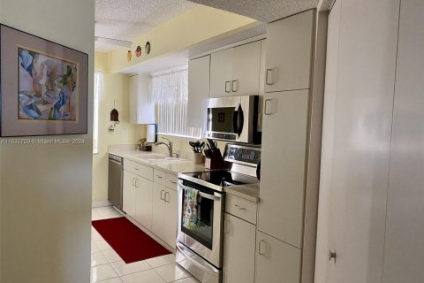Condo in Homestead, Florida, 2 bedrooms  № 1007076 - photo 23