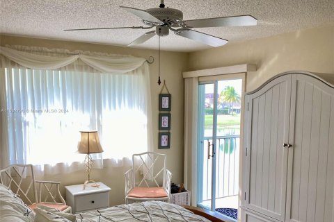 Condo in Homestead, Florida, 2 bedrooms  № 1007076 - photo 15