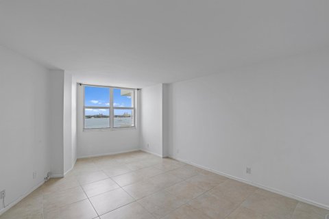 Copropriété à louer à West Palm Beach, Floride: 2 chambres, 105.26 m2 № 940914 - photo 7