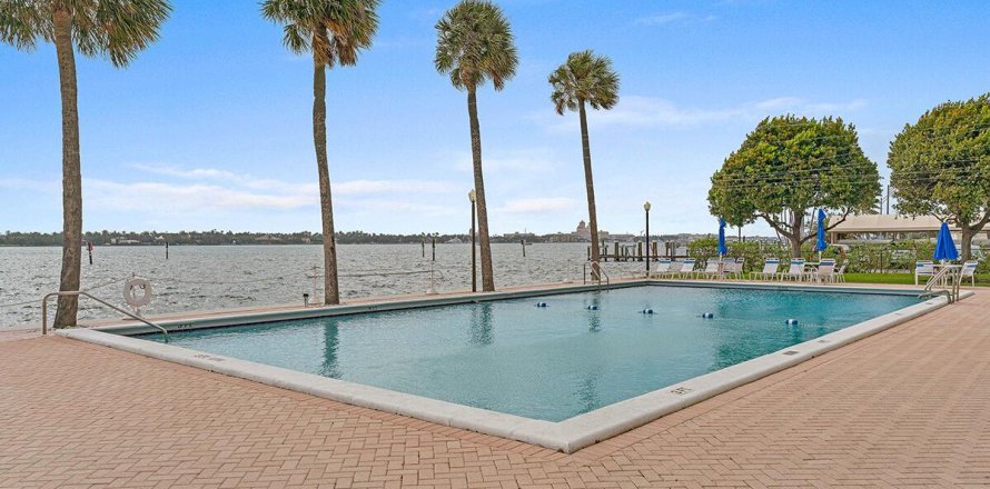 Condo in West Palm Beach, Florida, 2 bedrooms  № 940914