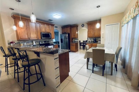 Casa en venta en Kissimmee, Florida, 4 dormitorios, 199 m2 № 1249776 - foto 10