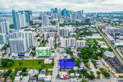 Propiedad comercial en venta en Miami, Florida № 926994 - foto 1