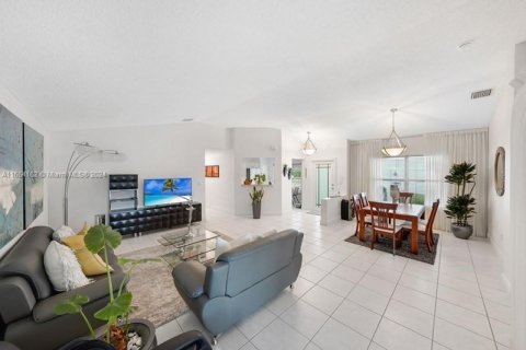 Villa ou maison à vendre à Miami Gardens, Floride: 4 chambres, 153.47 m2 № 1348605 - photo 11