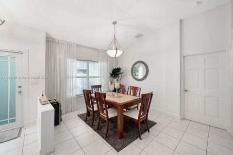 Villa ou maison à vendre à Miami Gardens, Floride: 4 chambres, 153.47 m2 № 1348605 - photo 7