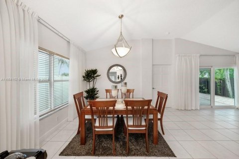 Villa ou maison à vendre à Miami Gardens, Floride: 4 chambres, 153.47 m2 № 1348605 - photo 8