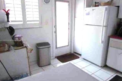 Condo in Miami, Florida, 2 bedrooms  № 1348646 - photo 3