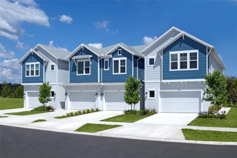 Townhouse in Land O' Lakes, Florida 3 bedrooms, 199.28 sq.m. № 1322721 - photo 1