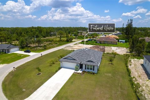 Villa ou maison à vendre à Lehigh Acres, Floride: 3 chambres, 144.83 m2 № 1308973 - photo 2