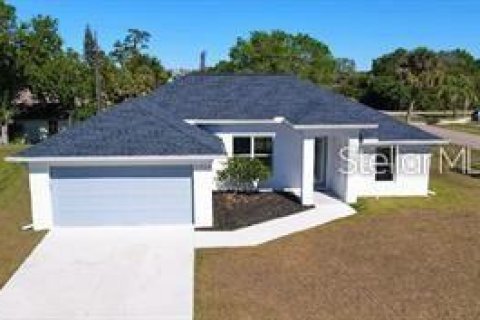 House in Port Charlotte, Florida 3 bedrooms, 135.27 sq.m. № 446990 - photo 16