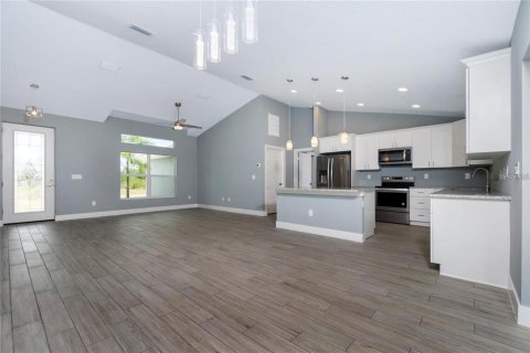 Villa ou maison à vendre à Port Charlotte, Floride: 3 chambres, 135.27 m2 № 446990 - photo 8