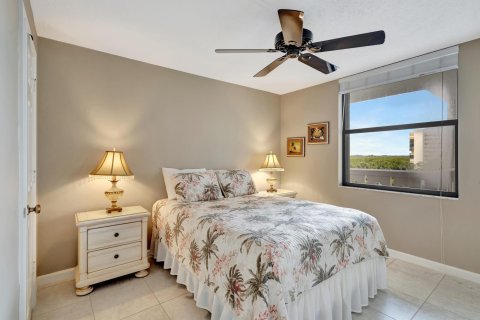 Condo in Hutchinson Island South, Florida, 2 bedrooms  № 805605 - photo 20