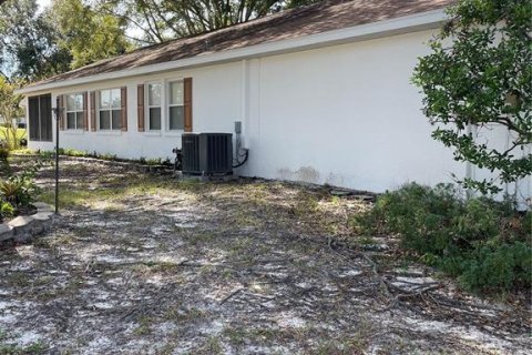 House in Ocala, Florida 2 bedrooms, 150.59 sq.m. № 805852 - photo 2