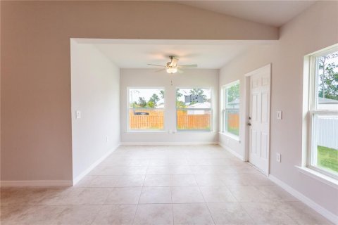 House in Lehigh Acres, Florida 4 bedrooms, 167.5 sq.m. № 1360972 - photo 8