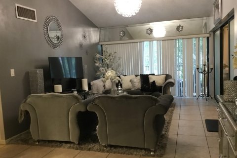 Copropriété à vendre à Hollywood, Floride: 2 chambres, 89.46 m2 № 1207577 - photo 23