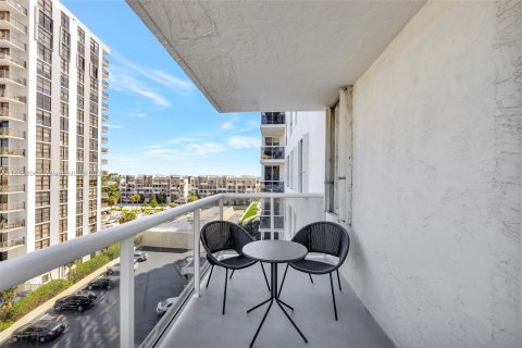 Copropriété à vendre à Fort Lauderdale, Floride: 2 chambres, 123.37 m2 № 1356664 - photo 27