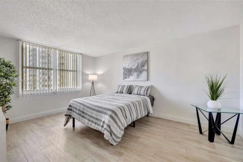 Copropriété à vendre à Fort Lauderdale, Floride: 2 chambres, 123.37 m2 № 1356664 - photo 11