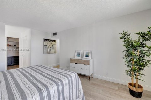 Condo in Fort Lauderdale, Florida, 2 bedrooms  № 1356664 - photo 13