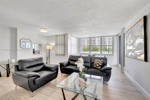 Copropriété à vendre à Fort Lauderdale, Floride: 2 chambres, 123.37 m2 № 1356664 - photo 6