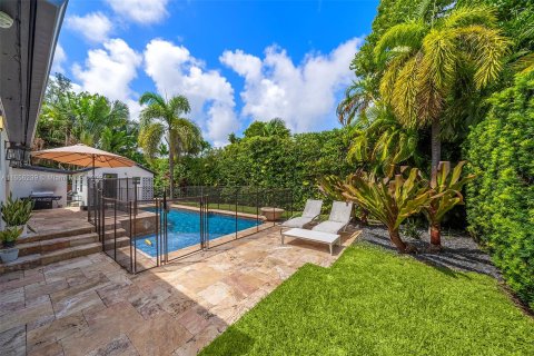 Casa en venta en Miami Beach, Florida, 4 dormitorios, 230.49 m2 № 1356699 - foto 25