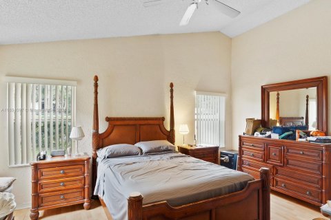 Villa ou maison à vendre à Pembroke Pines, Floride: 4 chambres, 193.52 m2 № 1294682 - photo 14