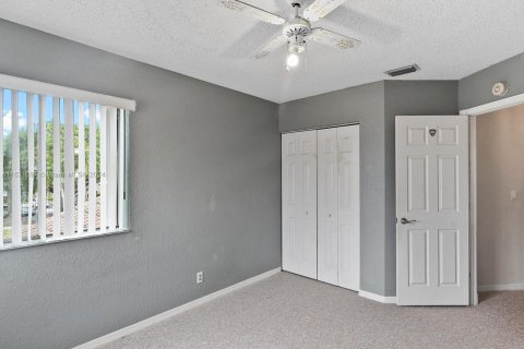 Villa ou maison à vendre à Pembroke Pines, Floride: 4 chambres, 193.52 m2 № 1294682 - photo 22