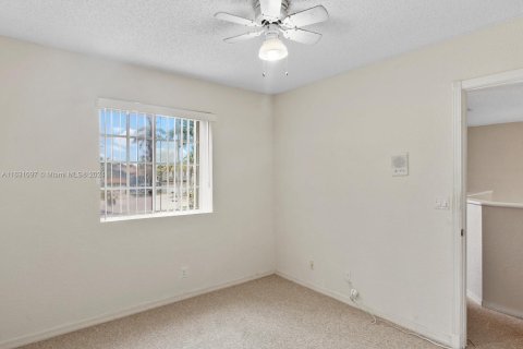 Casa en venta en Pembroke Pines, Florida, 4 dormitorios, 193.52 m2 № 1294682 - foto 19