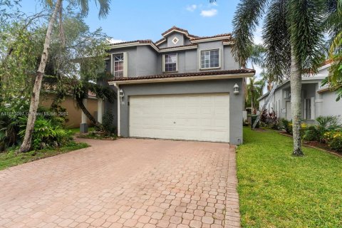 Villa ou maison à vendre à Pembroke Pines, Floride: 4 chambres, 193.52 m2 № 1294682 - photo 2