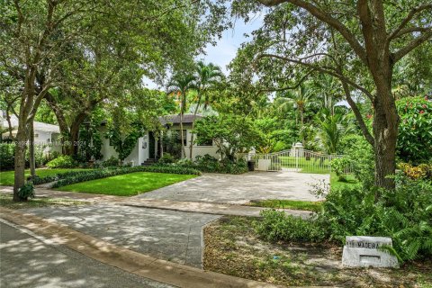 Casa en venta en Coral Gables, Florida, 2 dormitorios, 111.02 m2 № 1271959 - foto 28