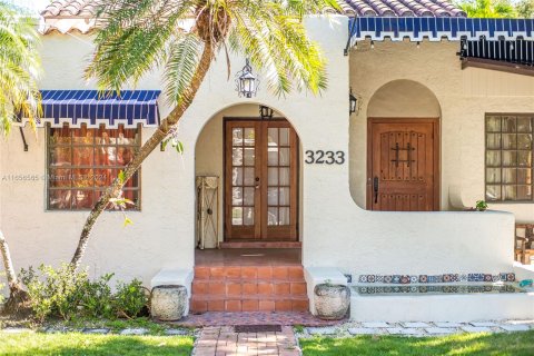 Villa ou maison à louer à Miami, Floride: 3 chambres, 174.38 m2 № 1357246 - photo 2