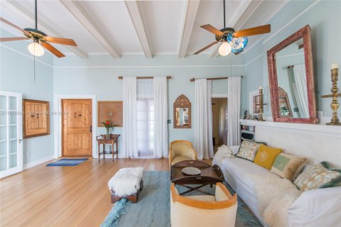 Villa ou maison à louer à Miami, Floride: 3 chambres, 174.38 m2 № 1357246 - photo 5