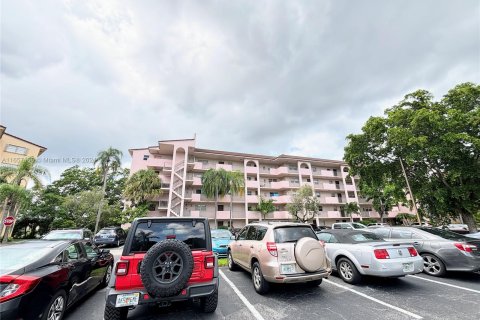 Condo in Sunrise, Florida, 2 bedrooms  № 1357157 - photo 2