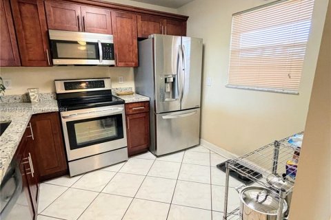 Condo in Sunrise, Florida, 2 bedrooms  № 1357157 - photo 8