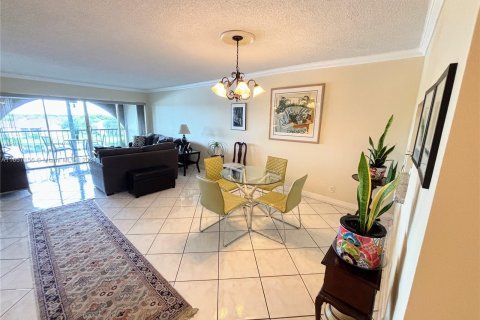 Condo in Sunrise, Florida, 2 bedrooms  № 1357157 - photo 10