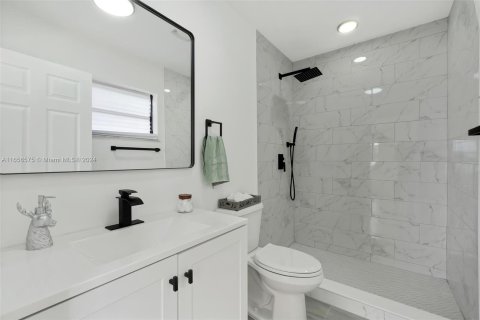 Casa en venta en Miami, Florida, 4 dormitorios, 193.14 m2 № 1357247 - foto 18