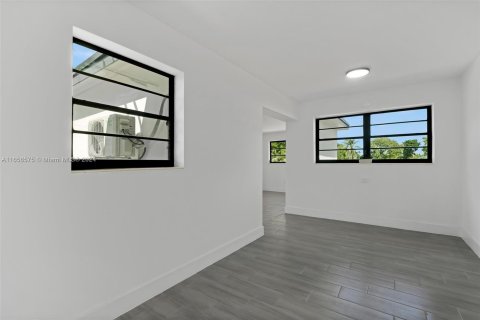 Casa en venta en Miami, Florida, 4 dormitorios, 193.14 m2 № 1357247 - foto 21