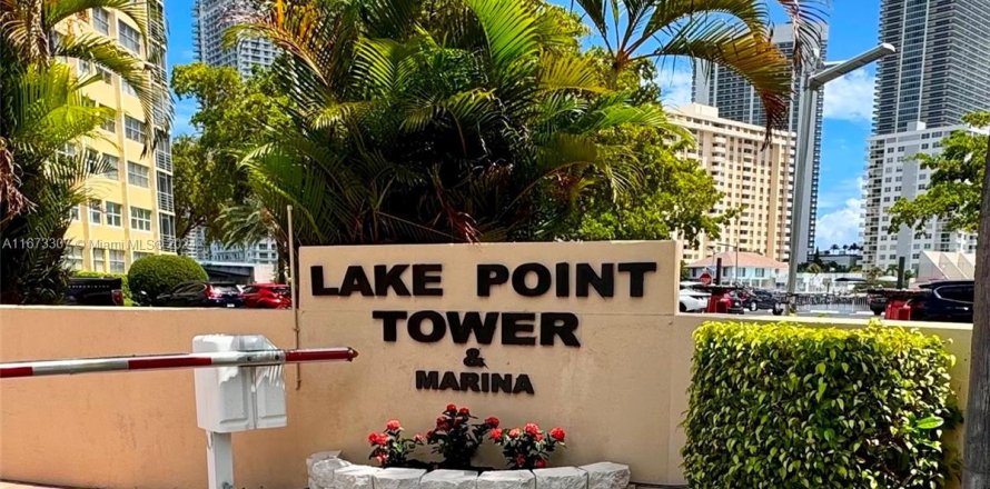 Condo in Hallandale Beach, Florida, 2 bedrooms  № 1396173