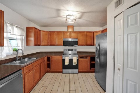 House in Fort Lauderdale, Florida 4 bedrooms, 144 sq.m. № 1396170 - photo 5