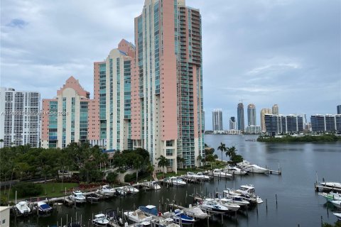 Condo in Aventura, Florida, 3 bedrooms  № 1098088 - photo 28